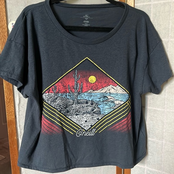 O'Neill Tops - O’Neill Cropped Gray Tee Size M - oversized